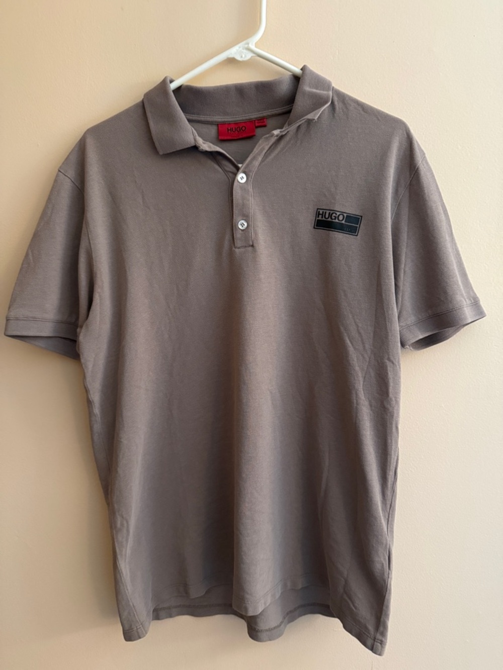 HUGO Men's Polo Shirt in Taupe Gray with Logo Patch